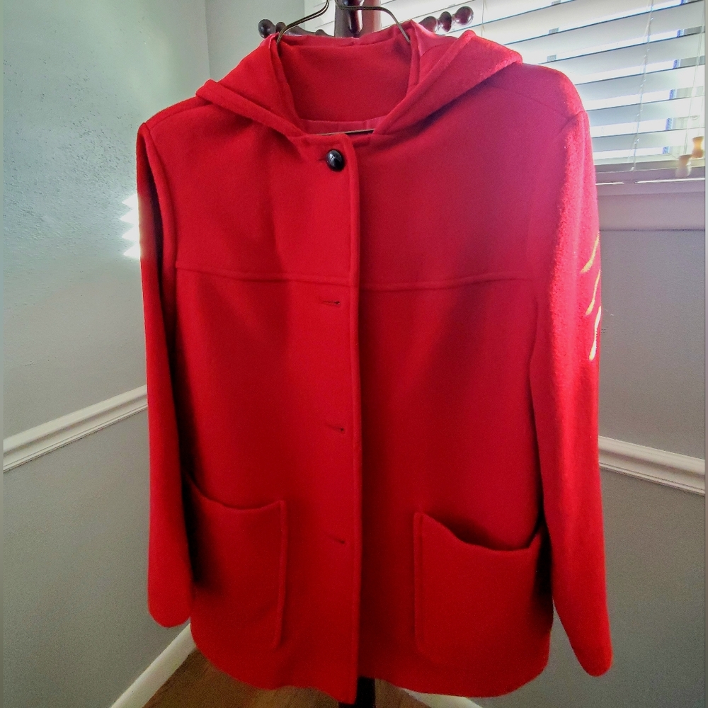 100% Virgin Wool Pendleton, Bright Red Coat, Hooded, Front Pockets. Made In USA